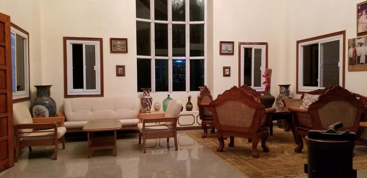 Buenavista Family Inn Tagudin Luaran gambar