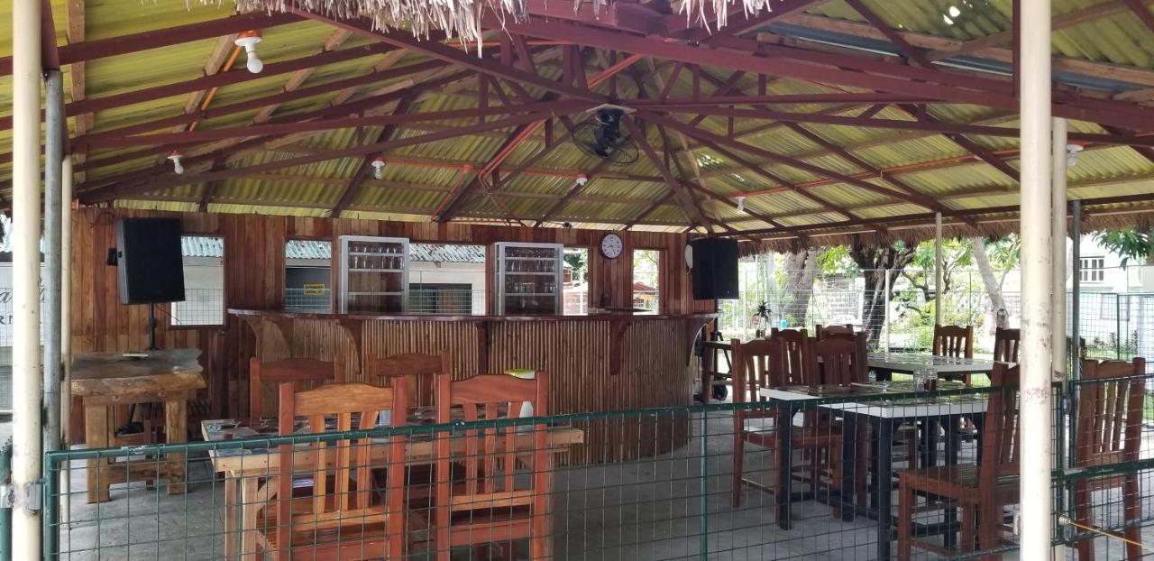 Buenavista Family Inn Tagudin Luaran gambar